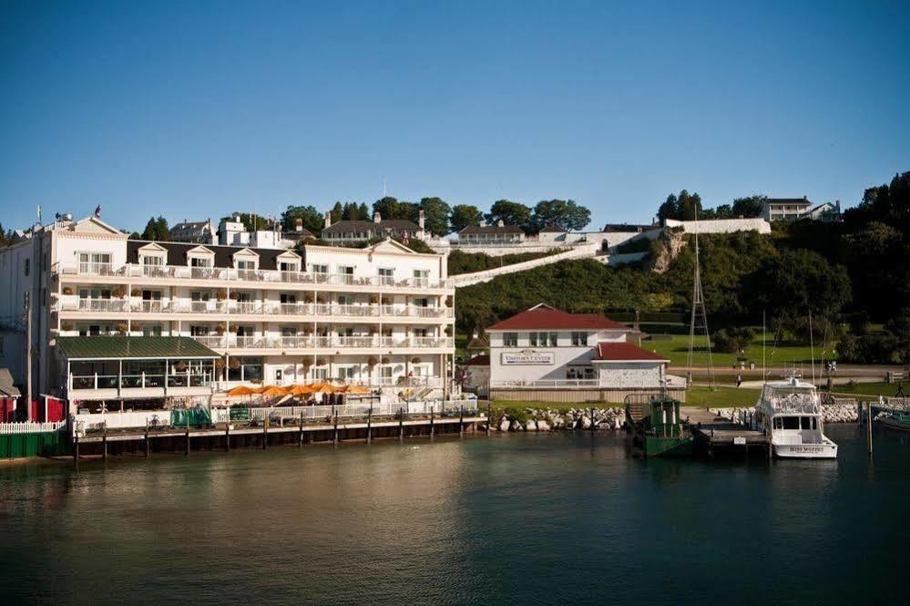 Chippewa Hotel Waterfront マキノー島 エクステリア 写真